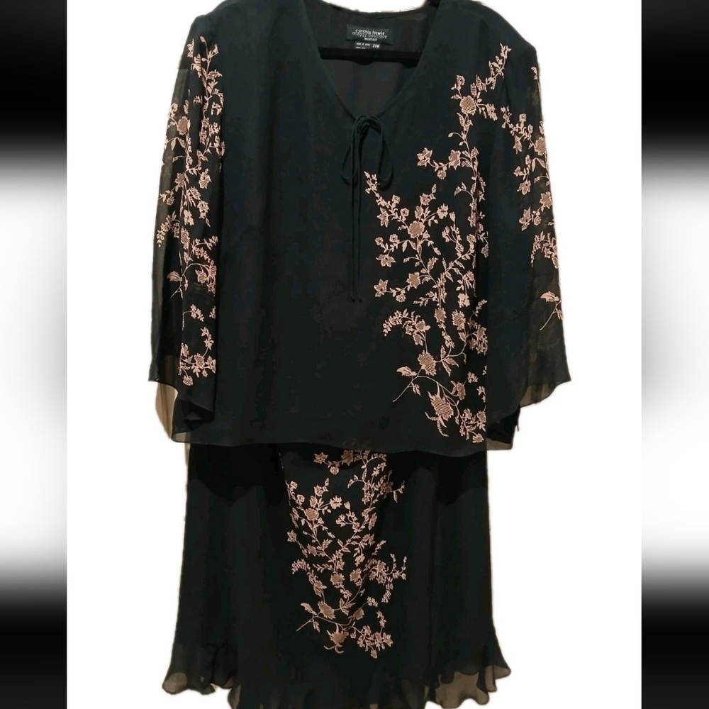 Plus Size 100% Silk Two Piece Set  Cynthia Howie Size: 24W